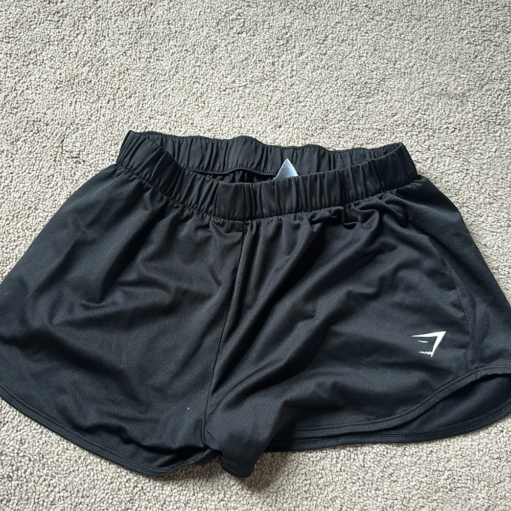 Black gym shark shorts
